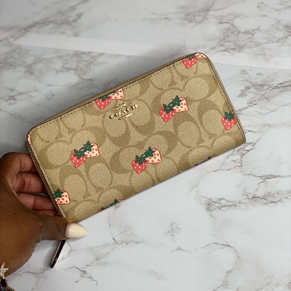 Coach Wallet In Signature Canvas - image 1